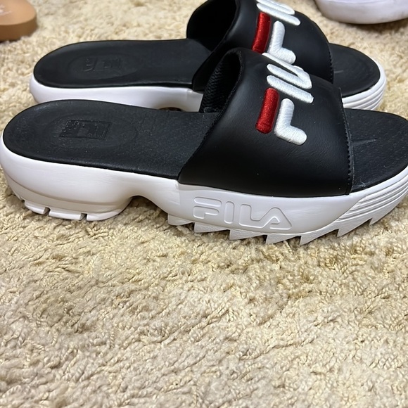 Fila Slides - Picture 2 of 3